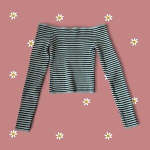 Urban Outfitters Women's Blue and Cream Crop-top